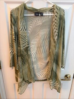 Travelers Collection by Chico’s size 2 (Large) olive green lightweight cardigan